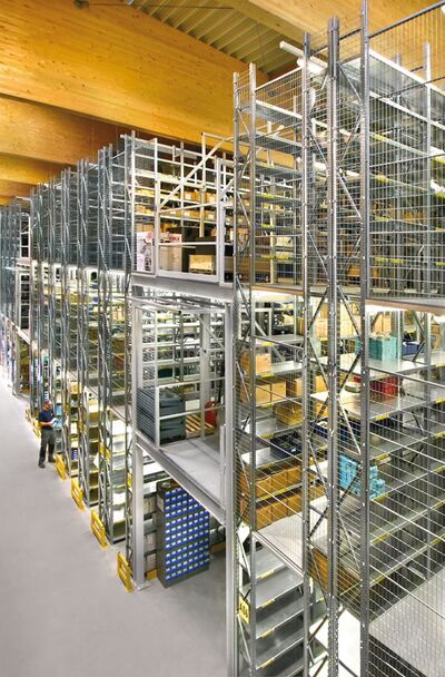 Regalsysteme-Bühnen-07_26_12