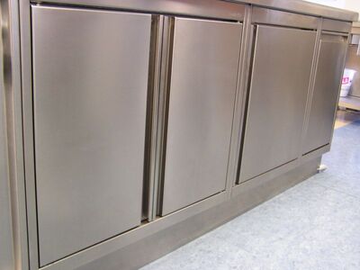 IBLG Edelstahlschrank 01
