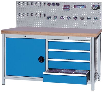 IBLG HP2016_05_306 Werkbank mit Aufbau